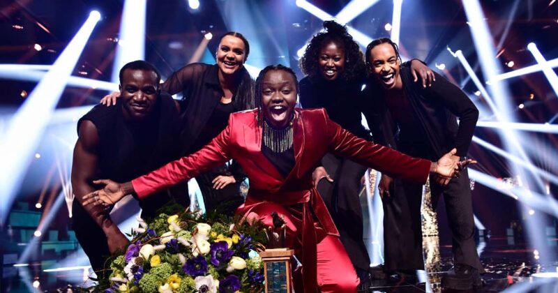 שוודיה: האזינו לגרסה האקוסטית לשיר “Voices”